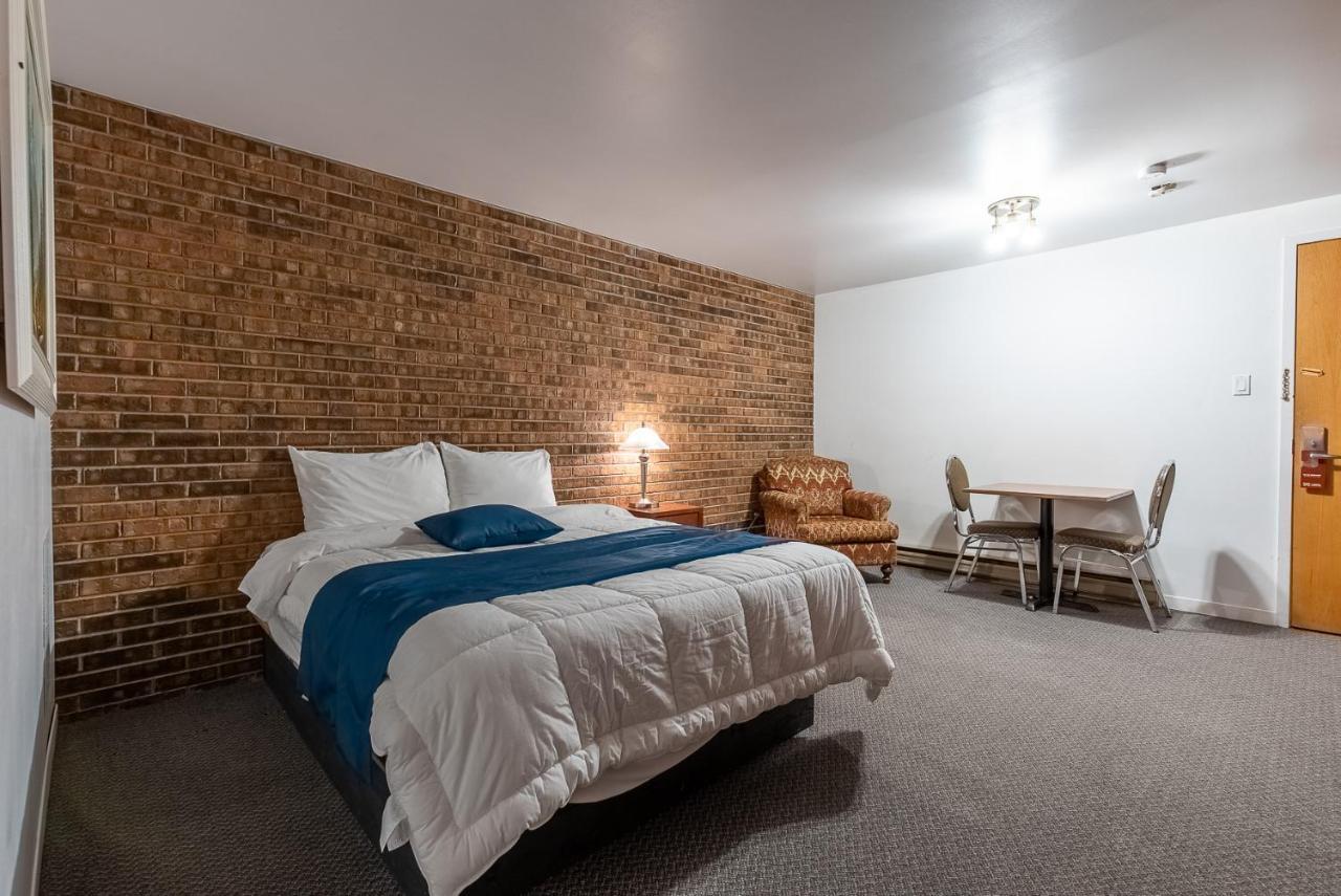 Auberge L'Etape มองต์-ลอริเยร์ ภายนอก รูปภาพ